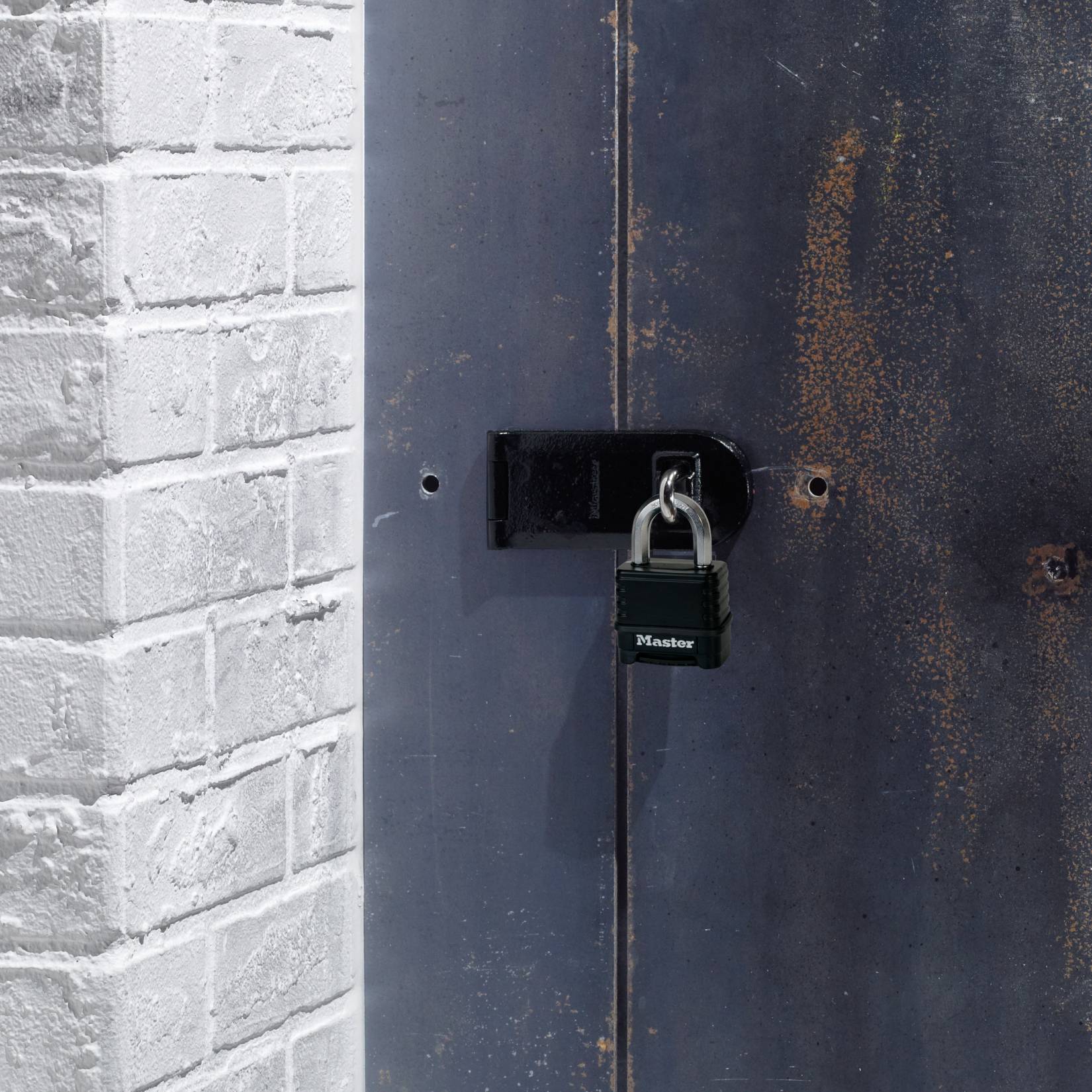 Zastosowanie kłódki do drzwi garażowych Masterlock M178EURD